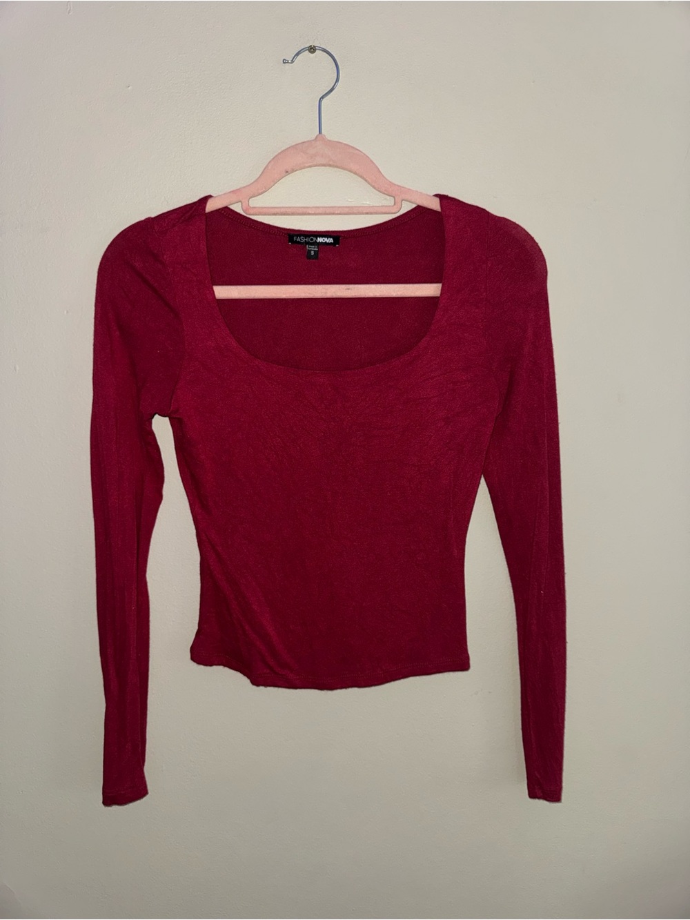 Fashion nova, like new, burgundy long sleeve top, size small